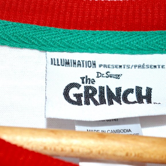 Christmas Graphic T-Shirt - Picture 4 of 6